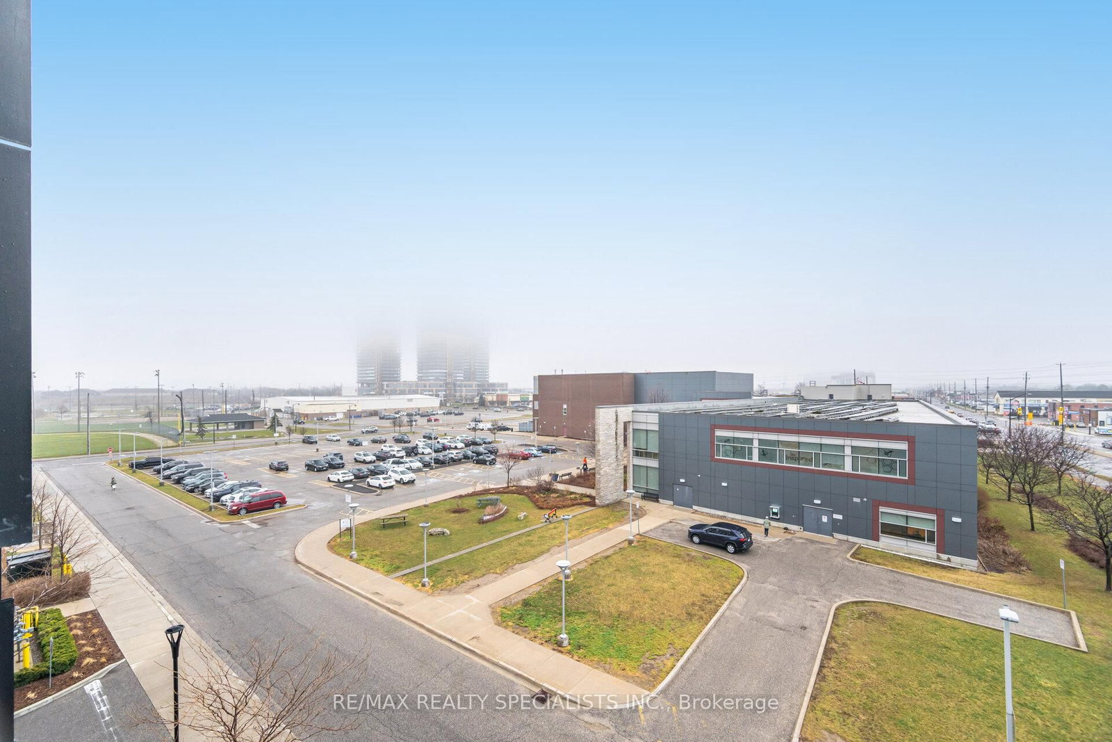 Condo for sale at 405-1050 Main Street, Milton, Ontario, L9T 9M3 - Dempsey - MLS: W12973200