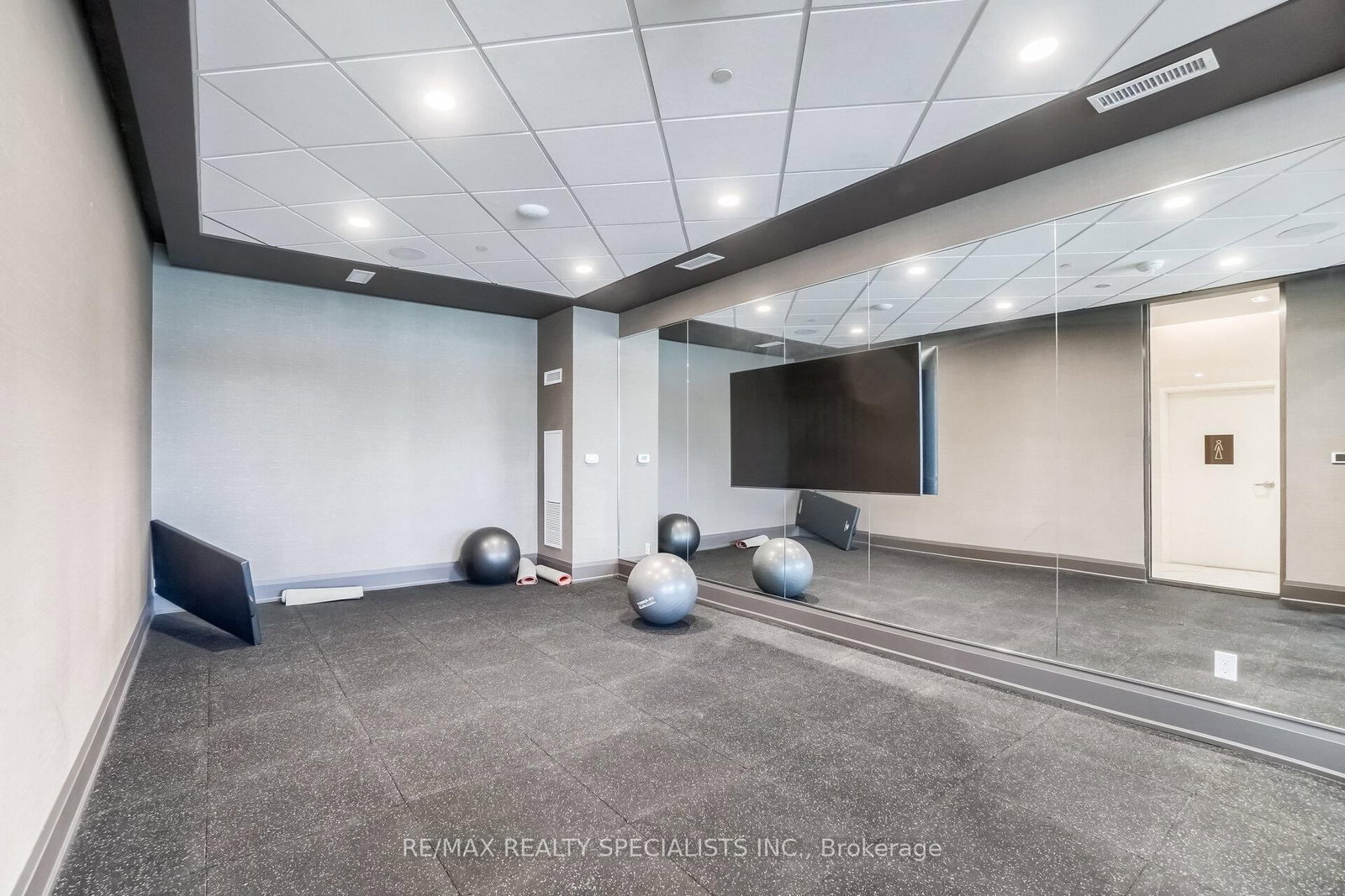 Condo for sale at 405-1050 Main Street, Milton, Ontario, L9T 9M3 - Dempsey - MLS: W12973200