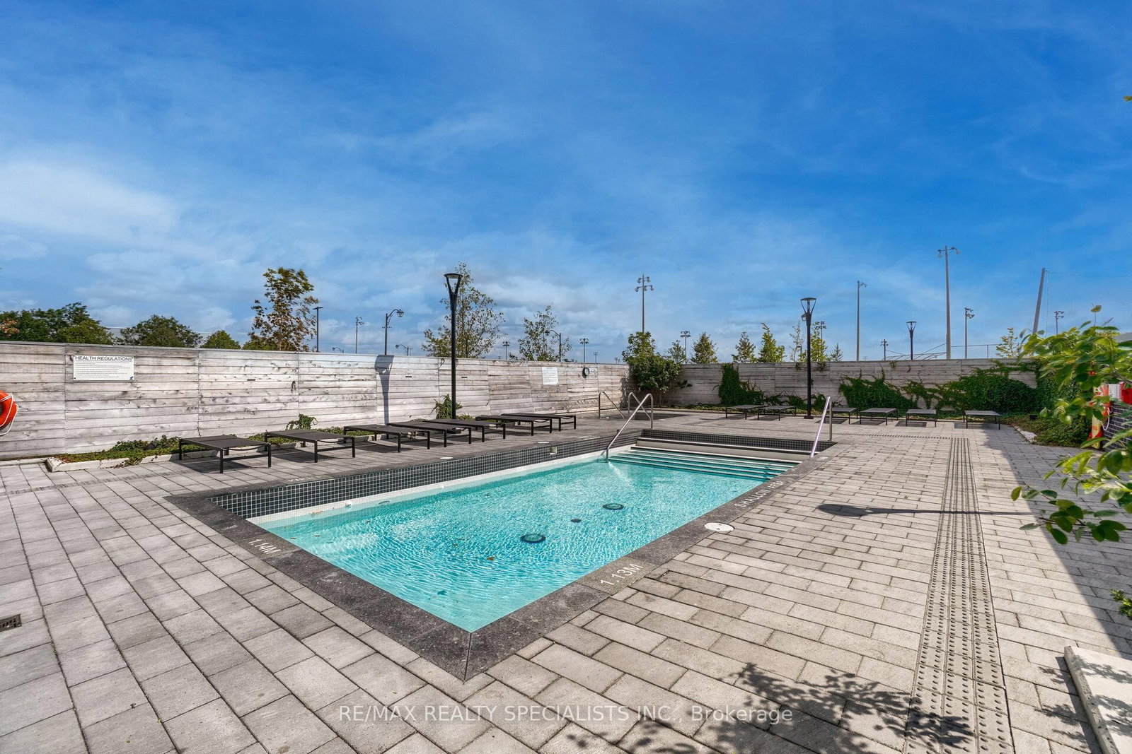 Condo for sale at 405-1050 Main Street, Milton, Ontario, L9T 9M3 - Dempsey - MLS: W12973200