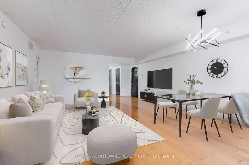 212 - 1460 Bishops Gate, Oakville, L6M 4N5 | Image 2