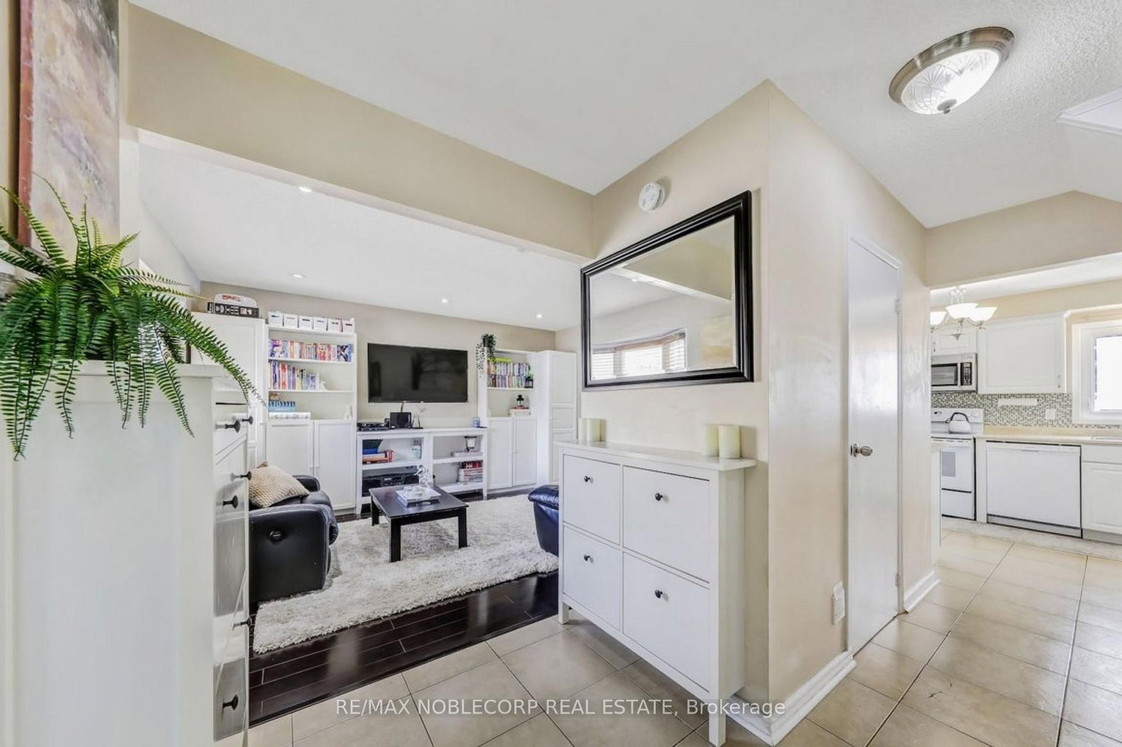 Detached House for sale at 30 Mayberry Court, Brampton, Ontario, L6S 5B2 - Central Park - MLS: W12973552