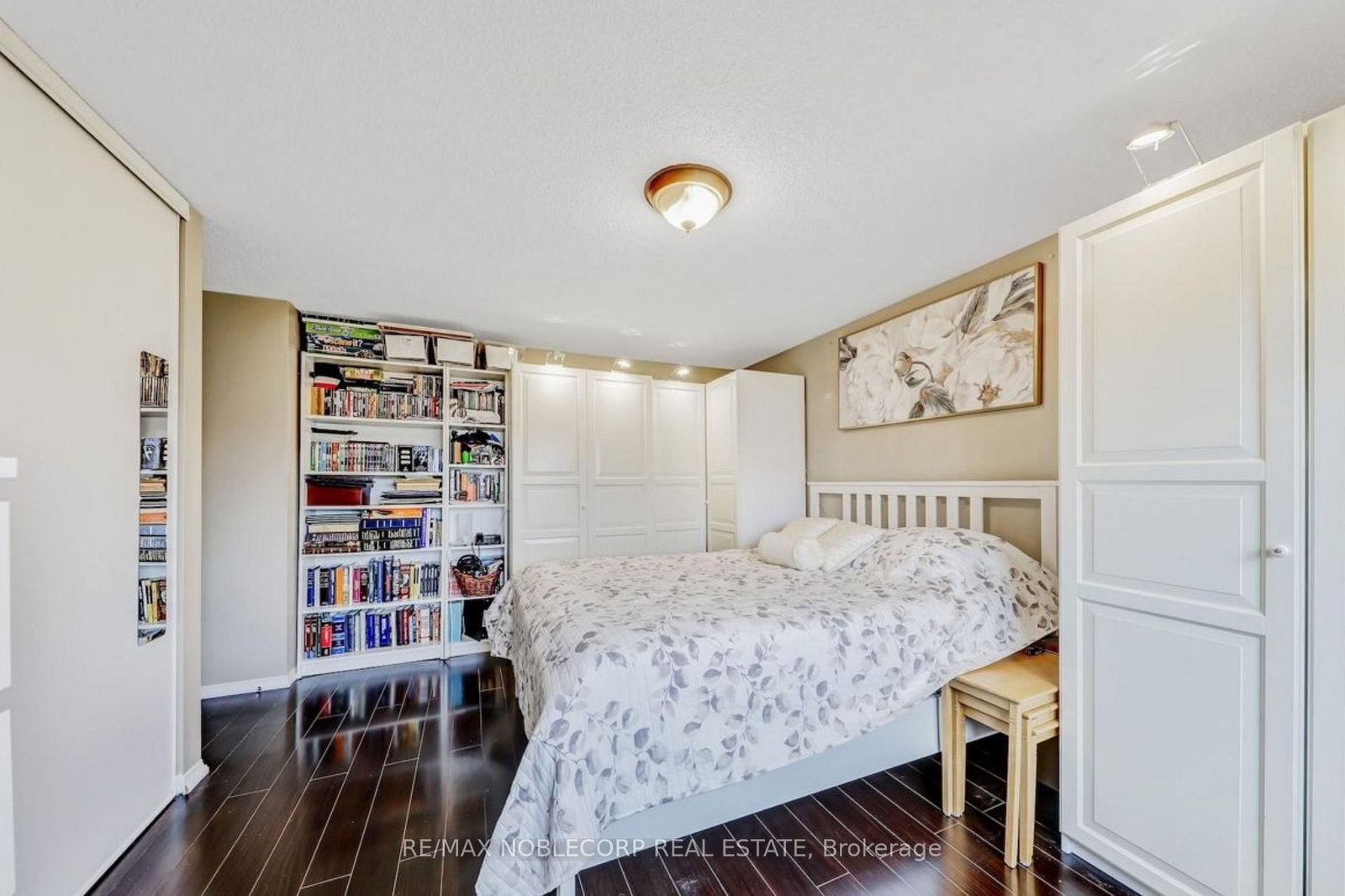 Detached House for sale at 30 Mayberry Court, Brampton, Ontario, L6S 5B2 - Central Park - MLS: W12973552