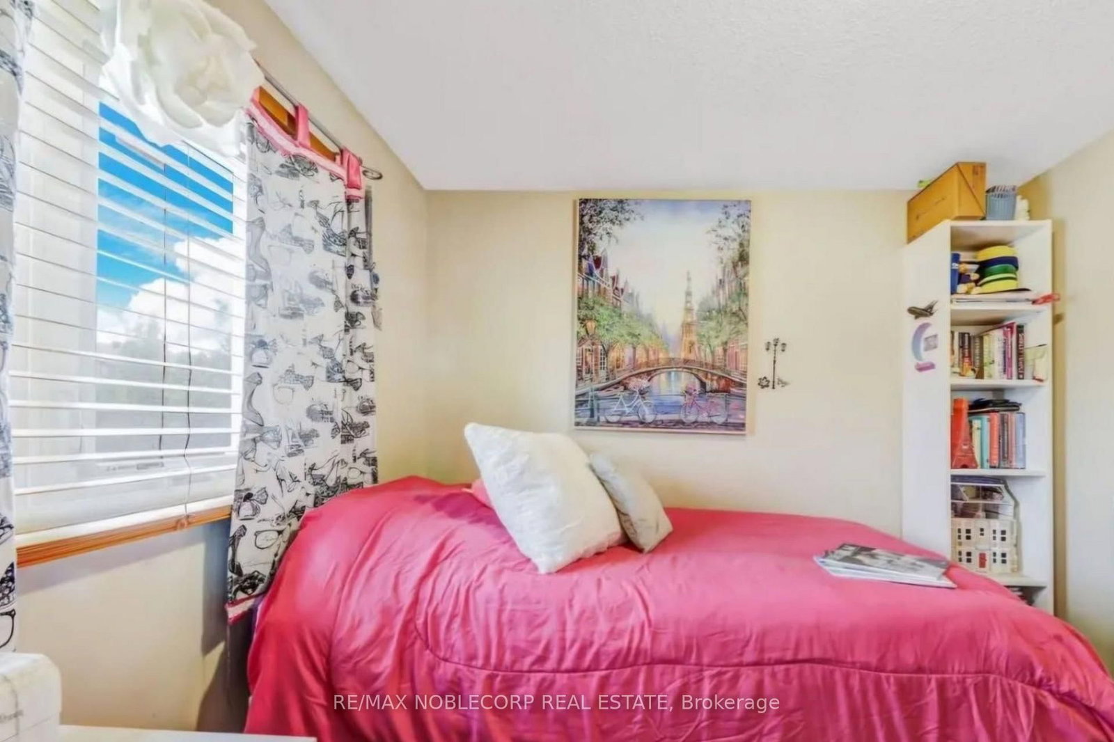 Detached House for sale at 30 Mayberry Court, Brampton, Ontario, L6S 5B2 - Central Park - MLS: W12973552