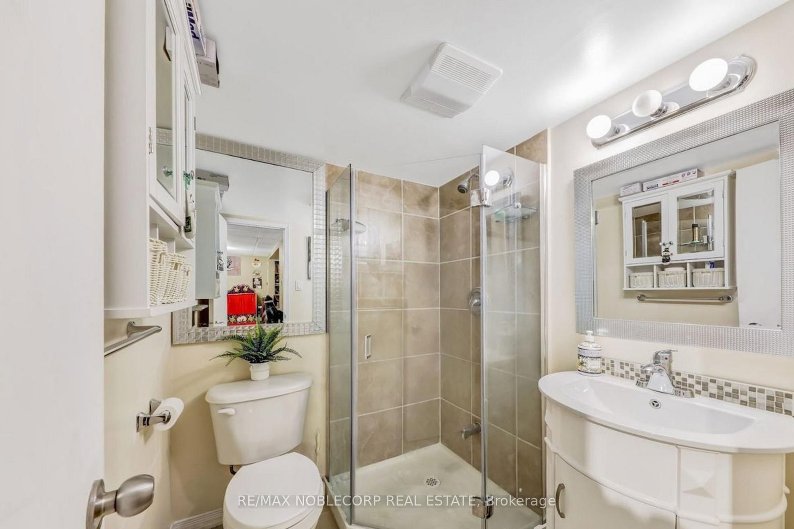 Detached House for sale at 30 Mayberry Court, Brampton, Ontario, L6S 5B2 - Central Park - MLS: W12973552