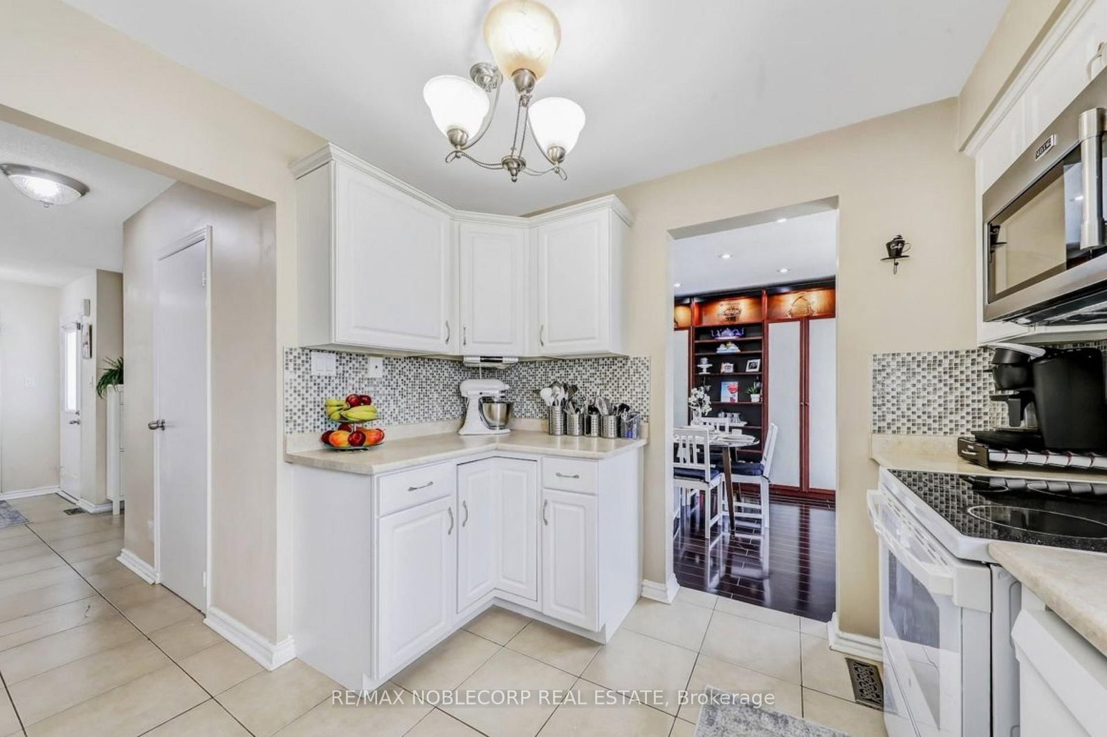 Detached House for sale at 30 Mayberry Court, Brampton, Ontario, L6S 5B2 - Central Park - MLS: W12973552