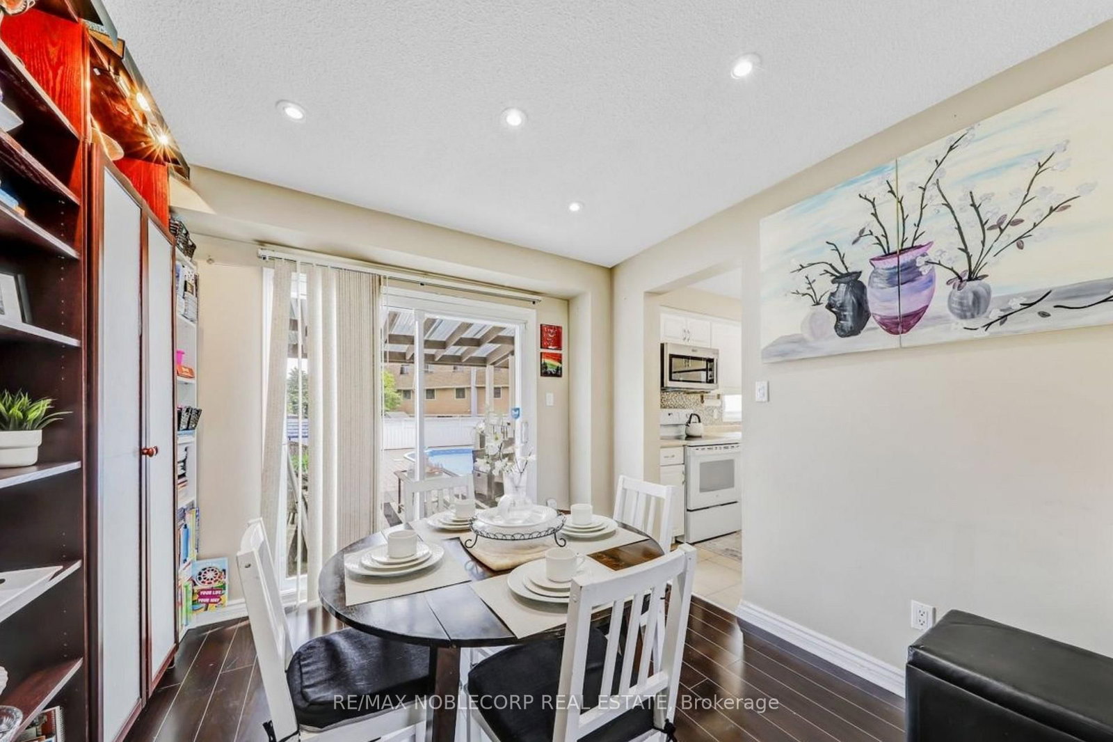 Detached House for sale at 30 Mayberry Court, Brampton, Ontario, L6S 5B2 - Central Park - MLS: W12973552