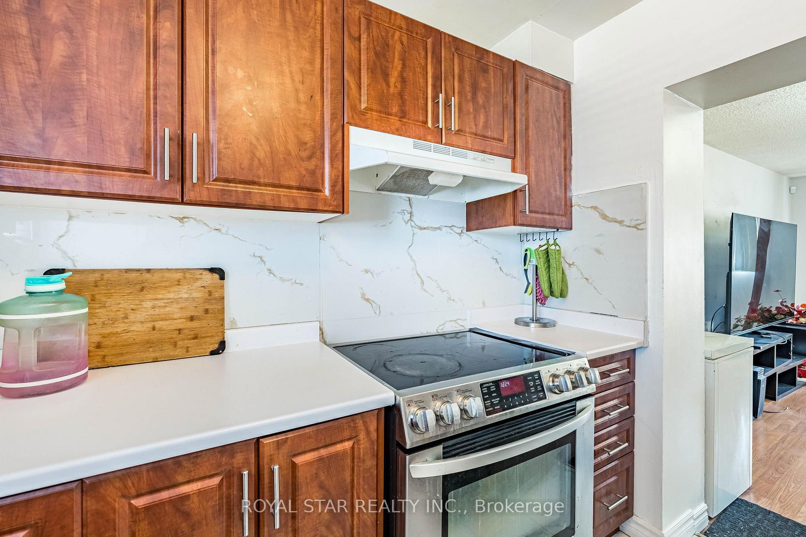 Townhouse for sale at 99-105 Hansen Road, Brampton, Ontario, L6V 3C9 - Madoc - MLS: W12973574