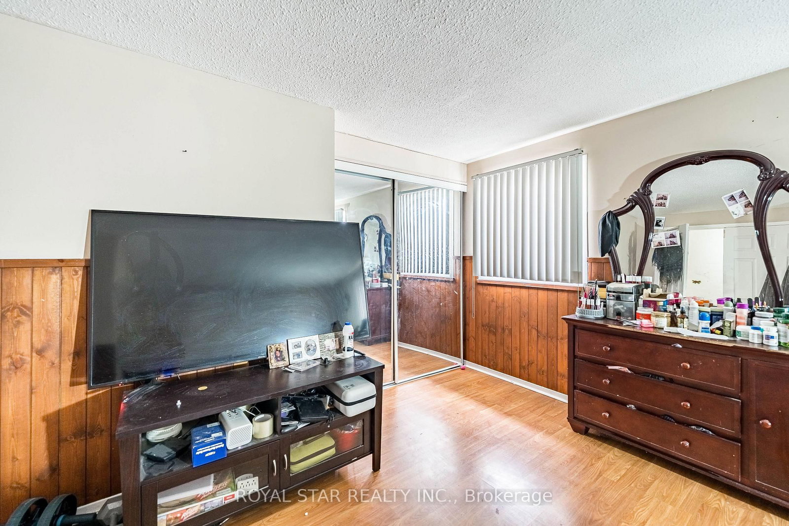 Townhouse for sale at 99-105 Hansen Road, Brampton, Ontario, L6V 3C9 - Madoc - MLS: W12973574