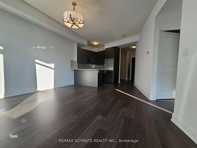 707 - 25 Fontenay Court