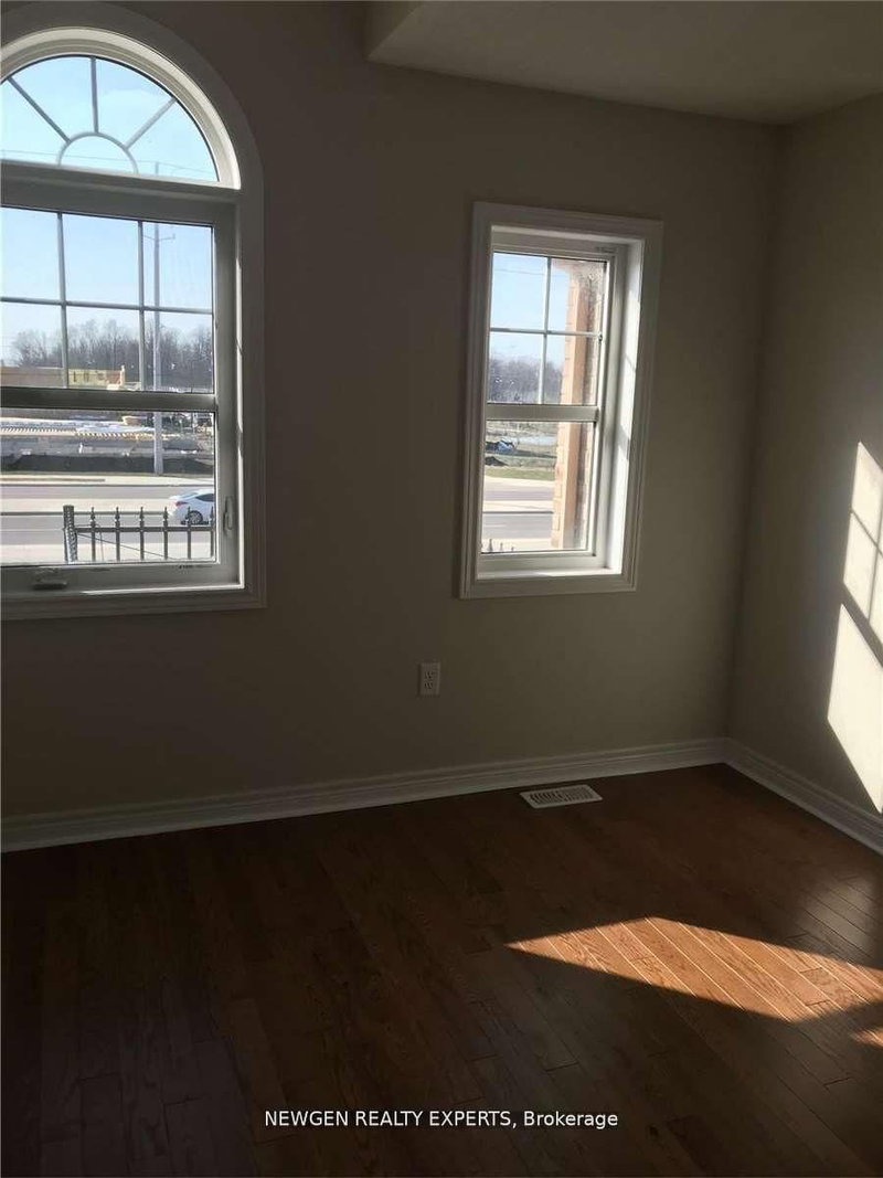 37 Military Cres, Brampton, L7A 4M4 | Image 2