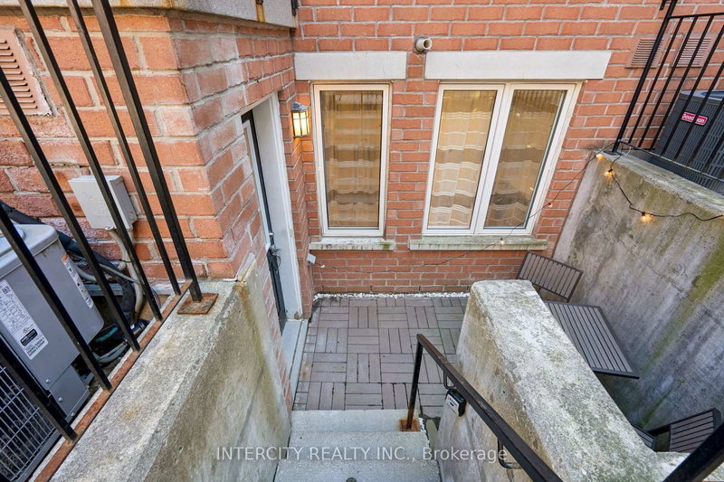 741 - 10 Laidlaw St, Toronto, M6K 1X2 | Image 2