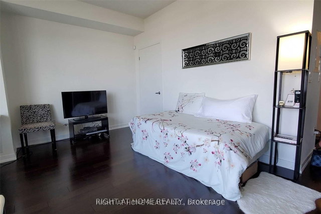 801 - 360 Square One Drive