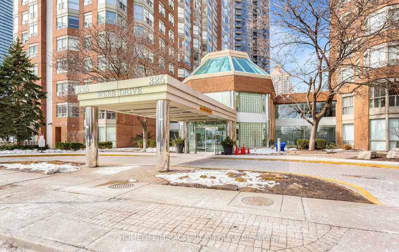 811 - 325 Webb Dr, Mississauga, L4T 2J7 | Image 2
