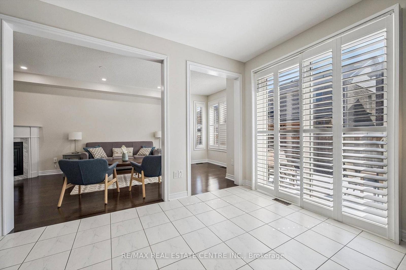 Detached House for sale at 37 Zanetta Crescent, Brampton, Ontario, L6Y 6A2 - Credit Valley - MLS: W12974290