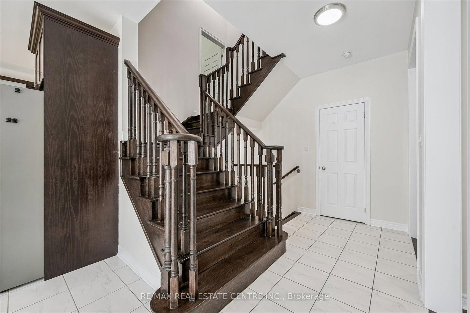 Detached House for sale at 37 Zanetta Crescent, Brampton, Ontario, L6Y 6A2 - Credit Valley - MLS: W12974290