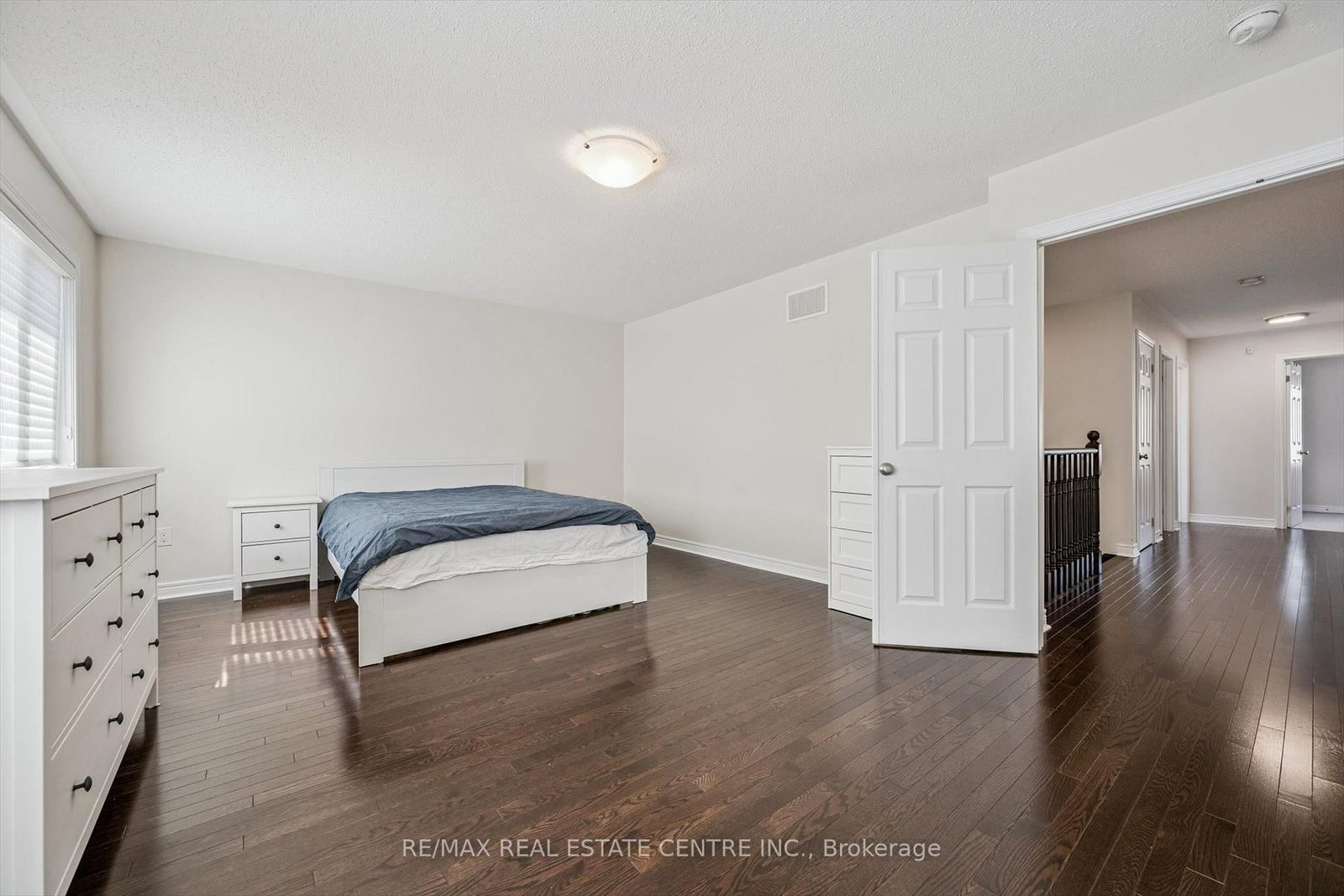 Detached House for sale at 37 Zanetta Crescent, Brampton, Ontario, L6Y 6A2 - Credit Valley - MLS: W12974290