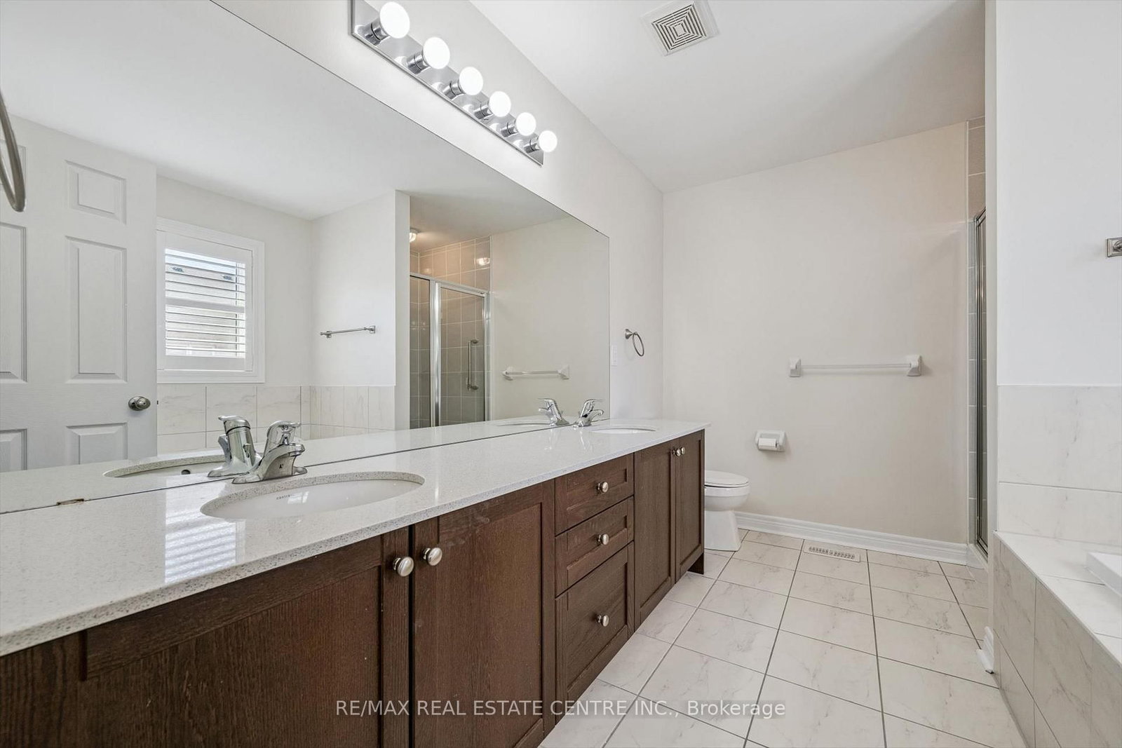 Detached House for sale at 37 Zanetta Crescent, Brampton, Ontario, L6Y 6A2 - Credit Valley - MLS: W12974290