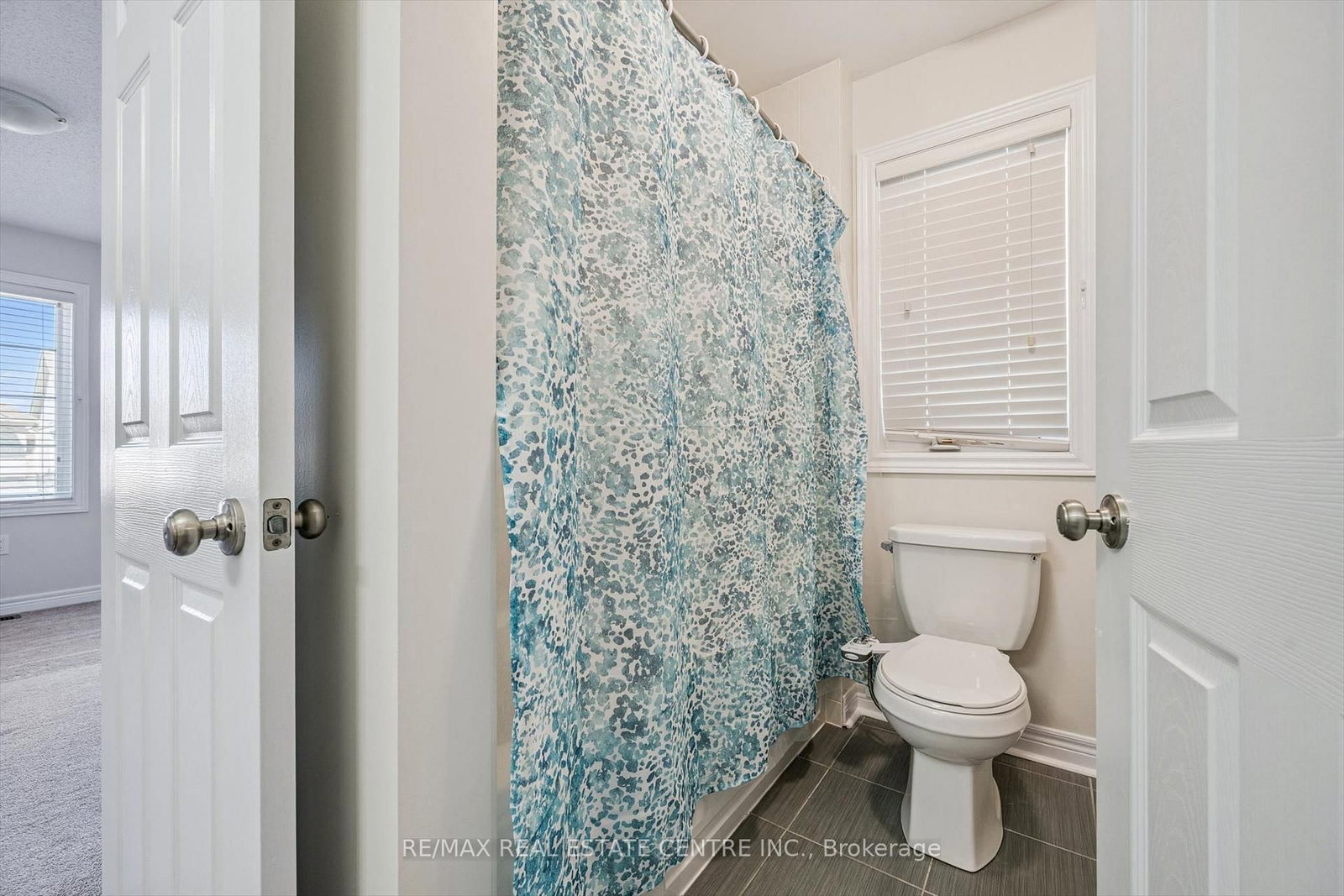 Detached House for sale at 37 Zanetta Crescent, Brampton, Ontario, L6Y 6A2 - Credit Valley - MLS: W12974290