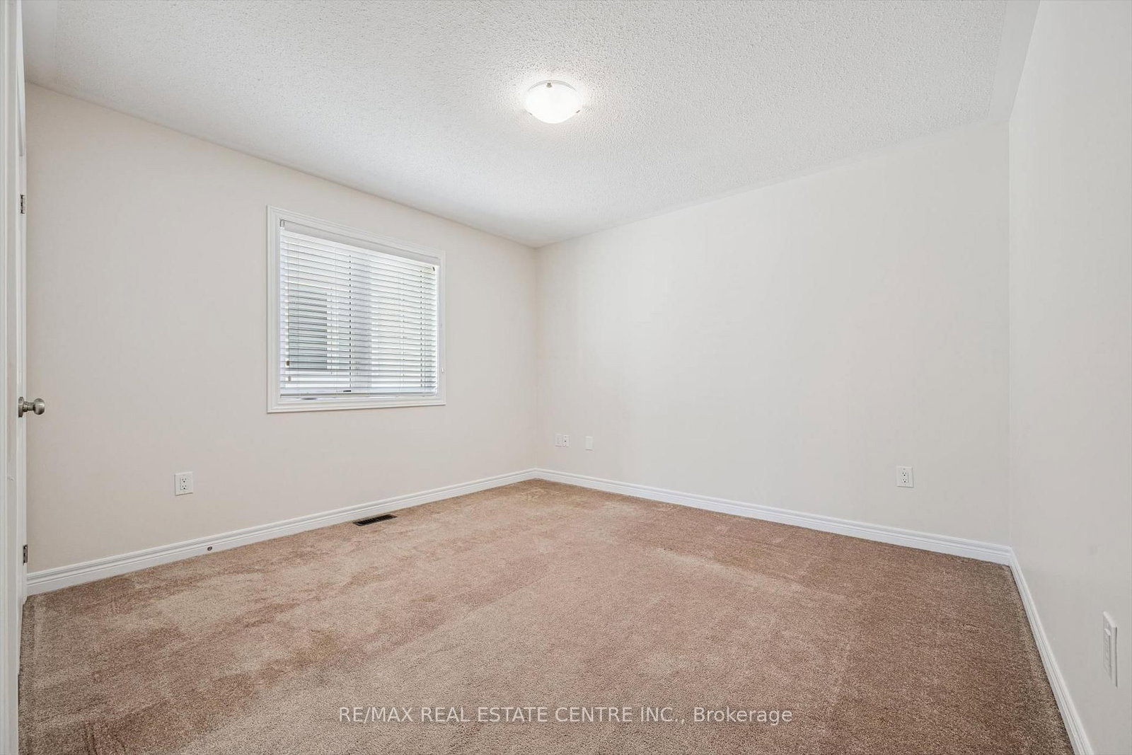 Detached House for sale at 37 Zanetta Crescent, Brampton, Ontario, L6Y 6A2 - Credit Valley - MLS: W12974290