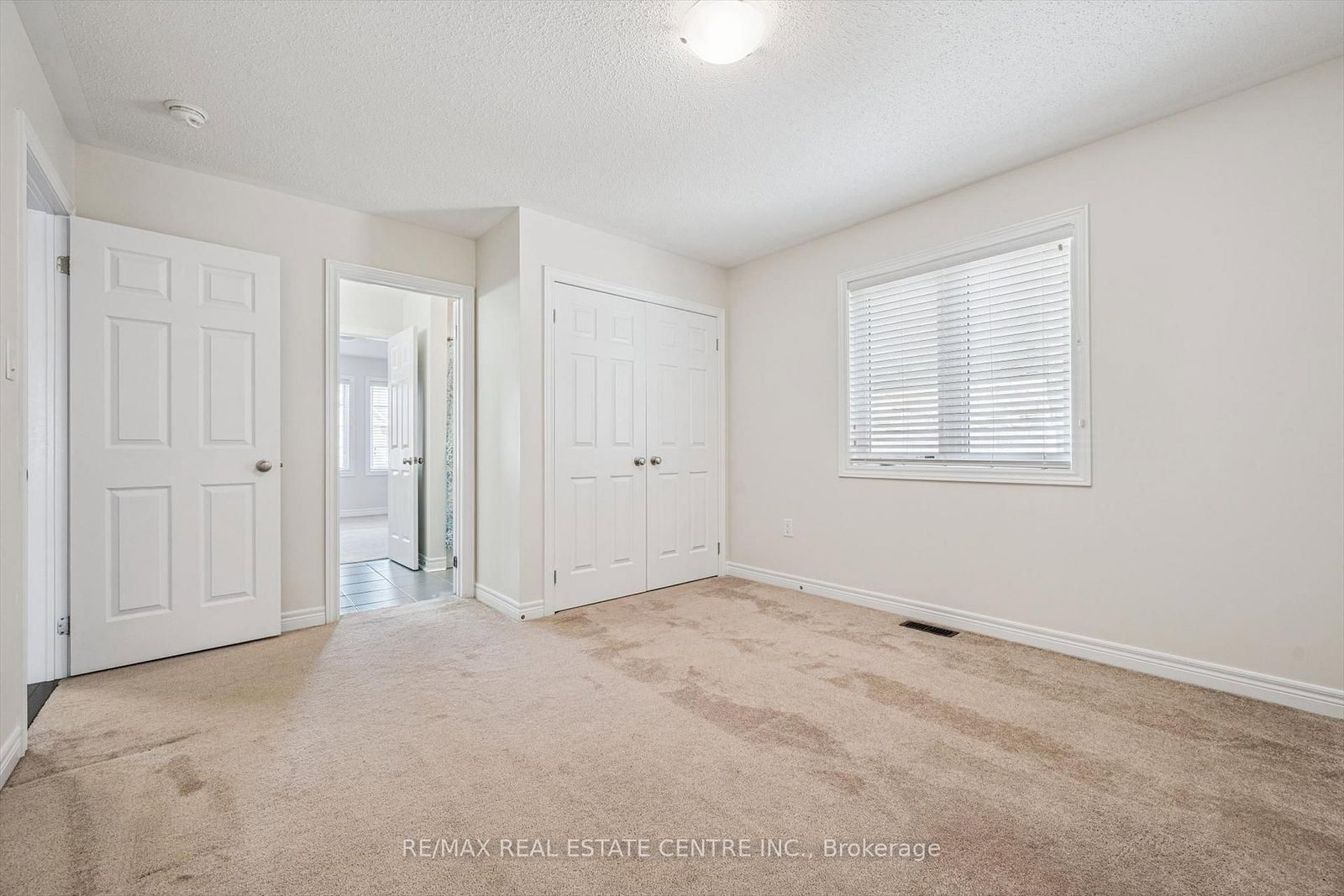 Detached House for sale at 37 Zanetta Crescent, Brampton, Ontario, L6Y 6A2 - Credit Valley - MLS: W12974290