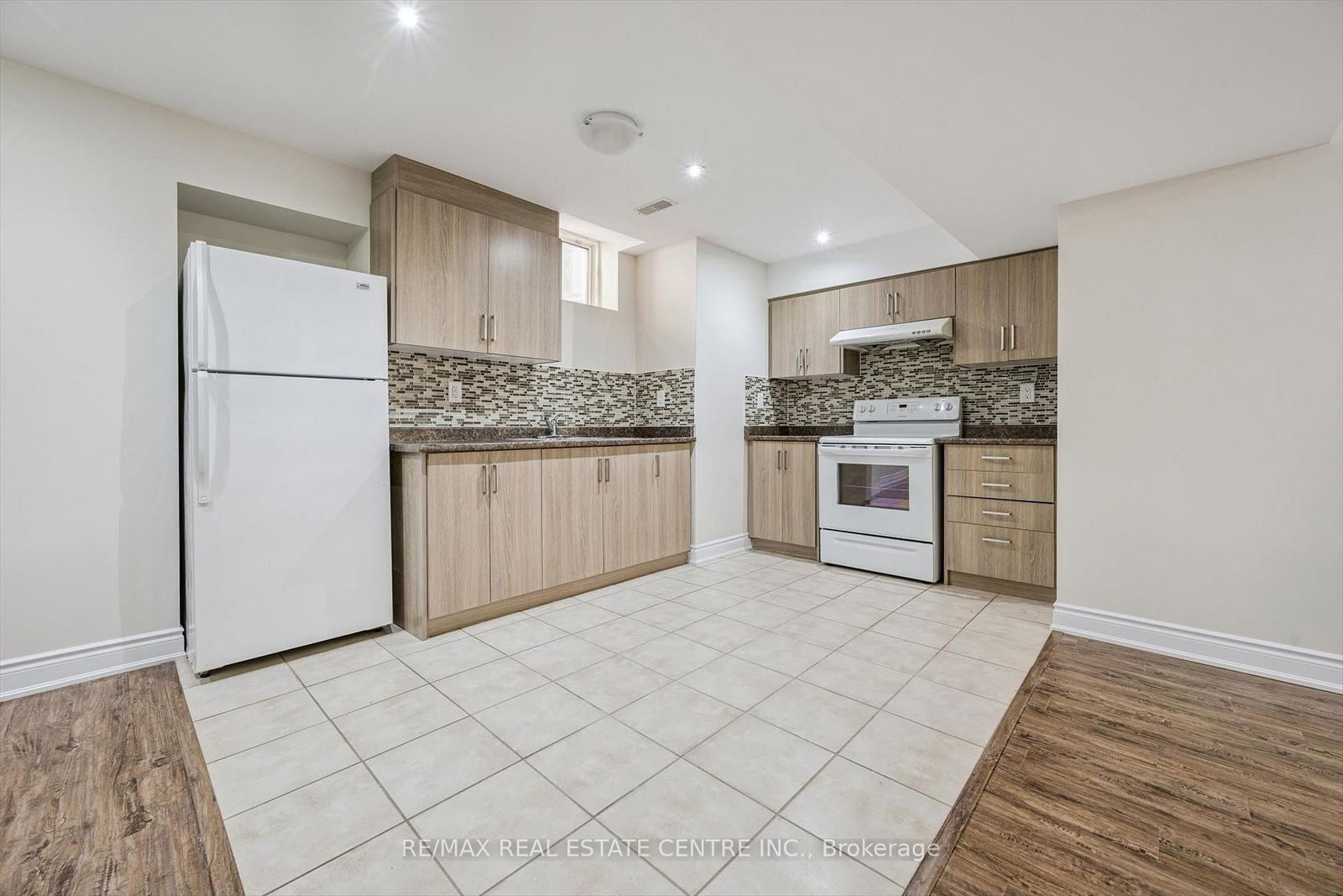 Detached House for sale at 37 Zanetta Crescent, Brampton, Ontario, L6Y 6A2 - Credit Valley - MLS: W12974290