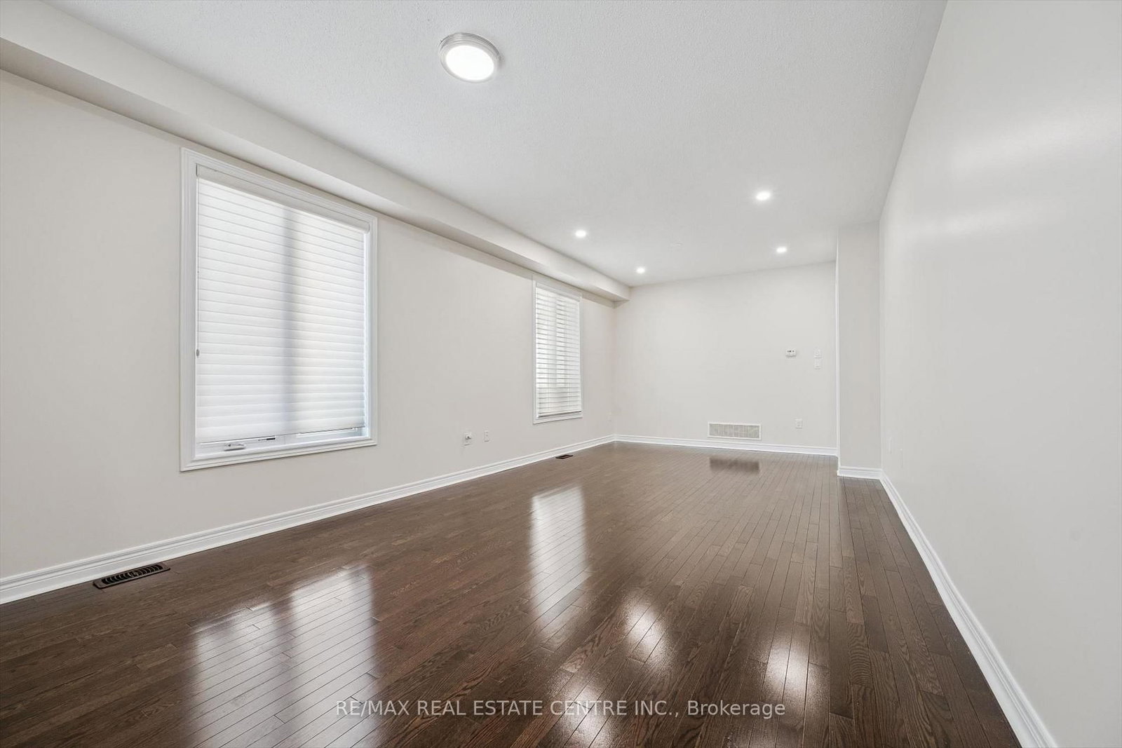 Detached House for sale at 37 Zanetta Crescent, Brampton, Ontario, L6Y 6A2 - Credit Valley - MLS: W12974290