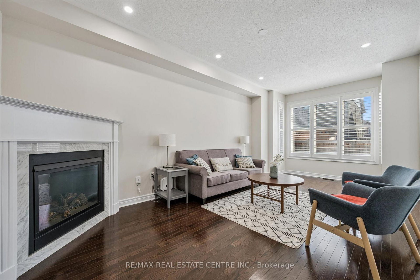 Detached House for sale at 37 Zanetta Crescent, Brampton, Ontario, L6Y 6A2 - Credit Valley - MLS: W12974290