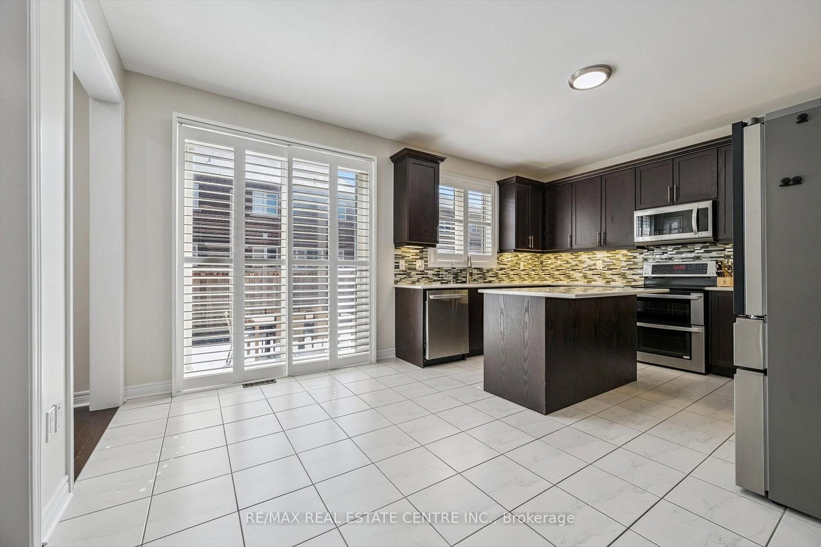 Detached House for sale at 37 Zanetta Crescent, Brampton, Ontario, L6Y 6A2 - Credit Valley - MLS: W12974290