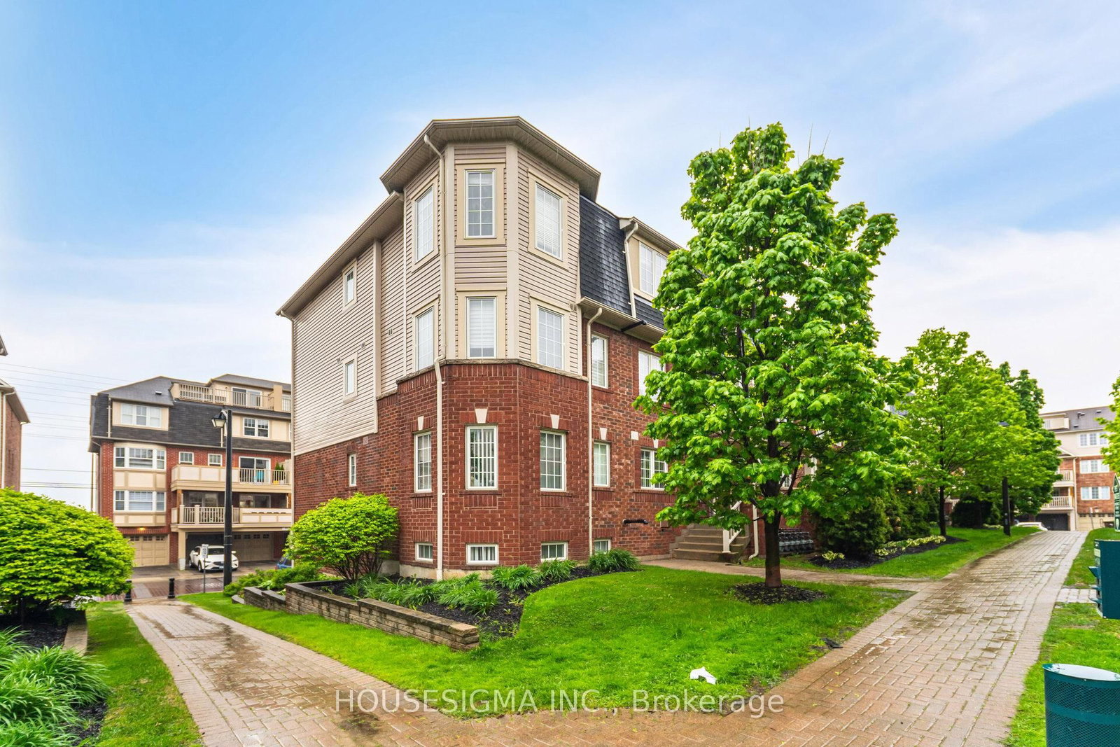 760 Neighbourhood Circle, Unit 3