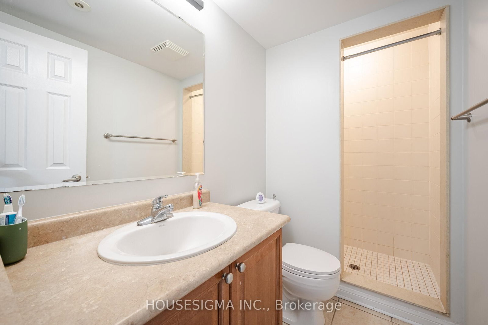 760 Neighbourhood Circle, Unit 3 - Photo 16