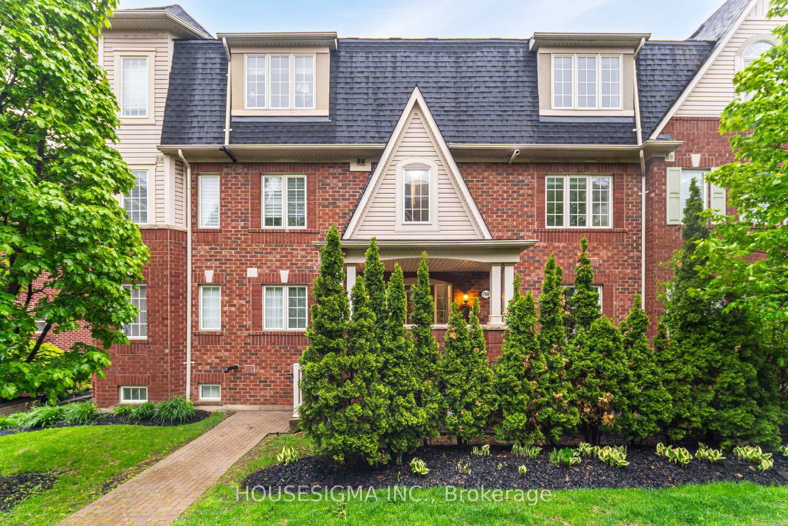 760 Neighbourhood Circle, Unit 3 - Photo 2