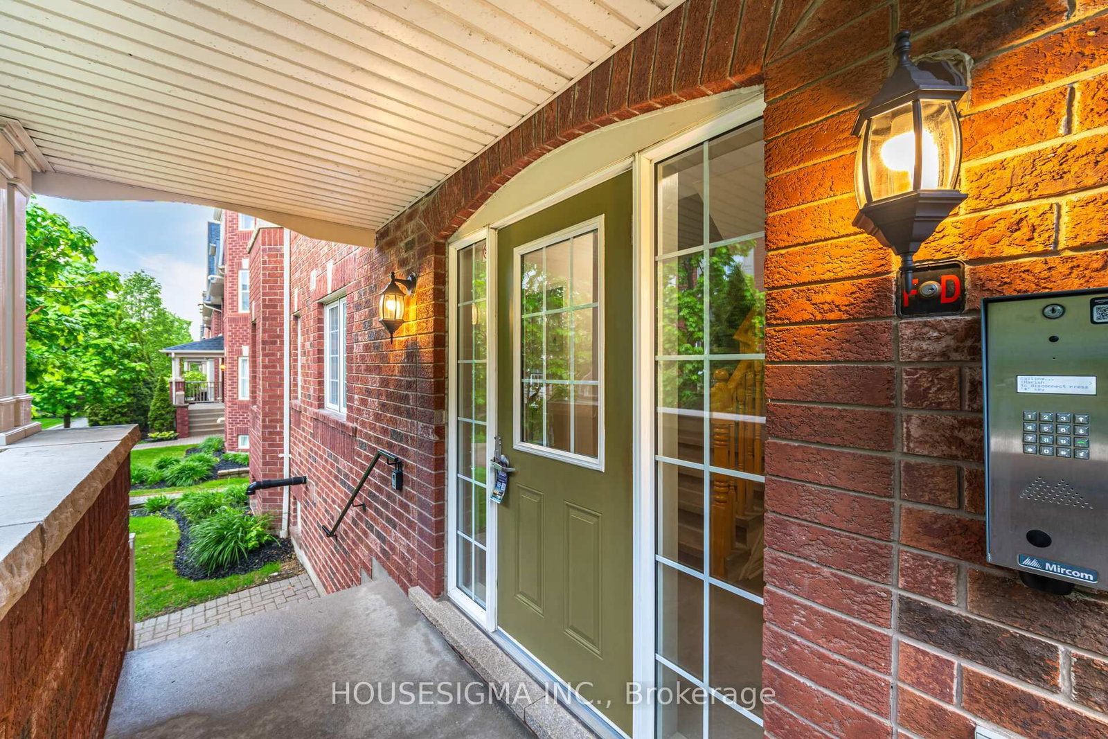 760 Neighbourhood Circle, Unit 3 - Photo 3