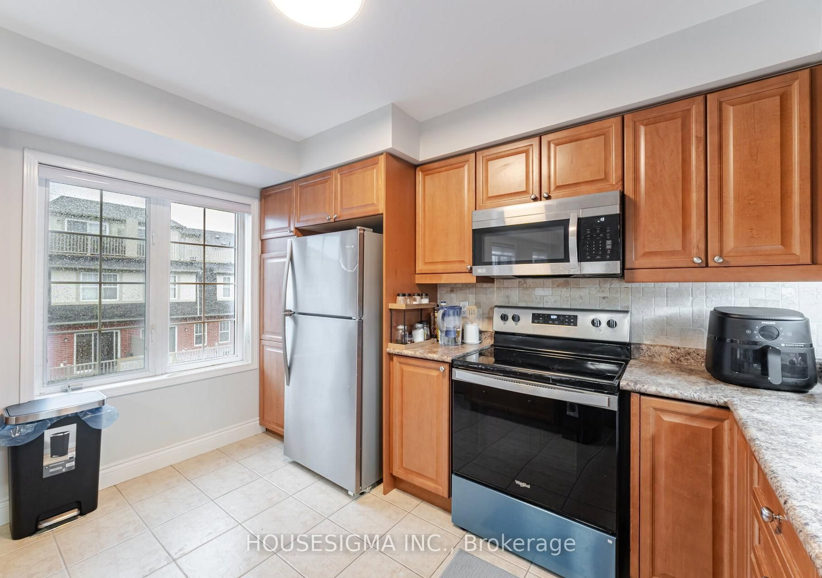 760 Neighbourhood Circle, Unit 3 - Photo 8