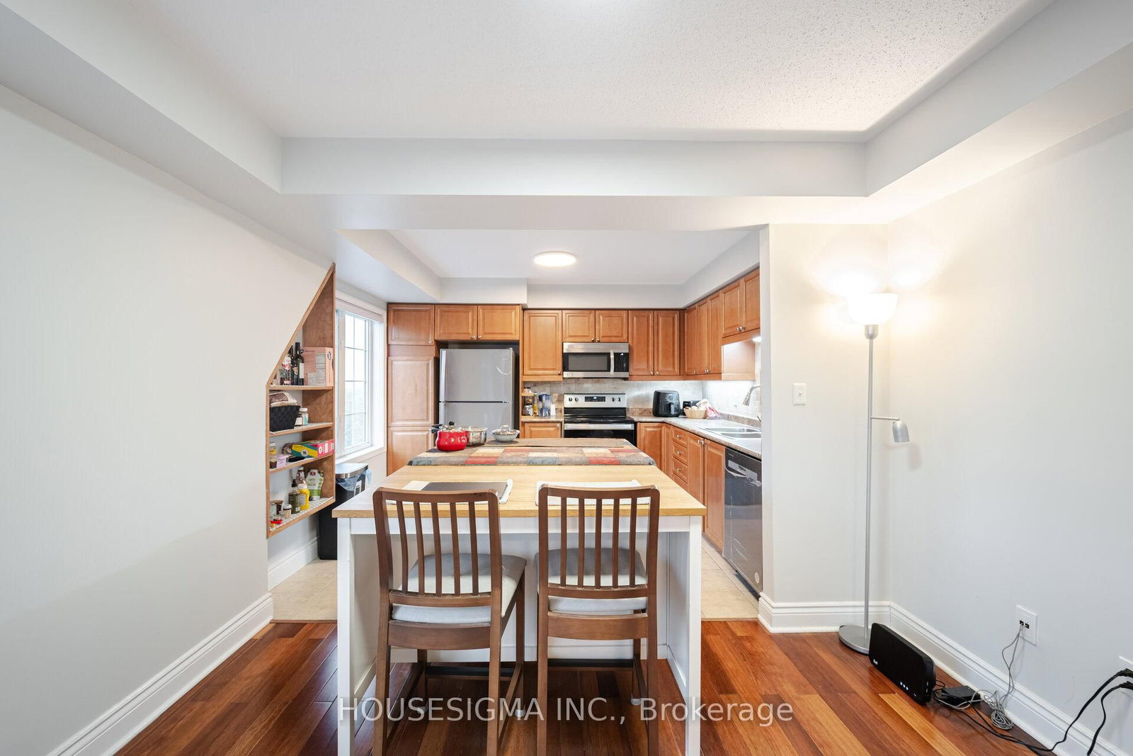 760 Neighbourhood Circle, Unit 3 - Photo 9