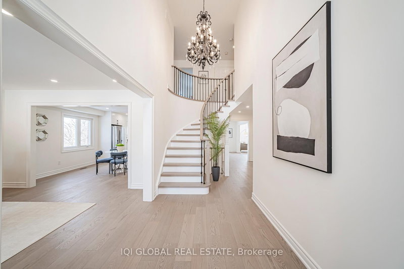 2211 Rockingham Dr, Oakville, L6H 6E8 | Image 3