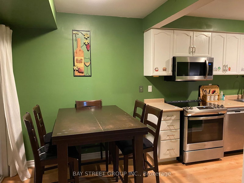 61 - 5958 Greensboro Dr, Mississauga, L5M 5Z9 | Image 2