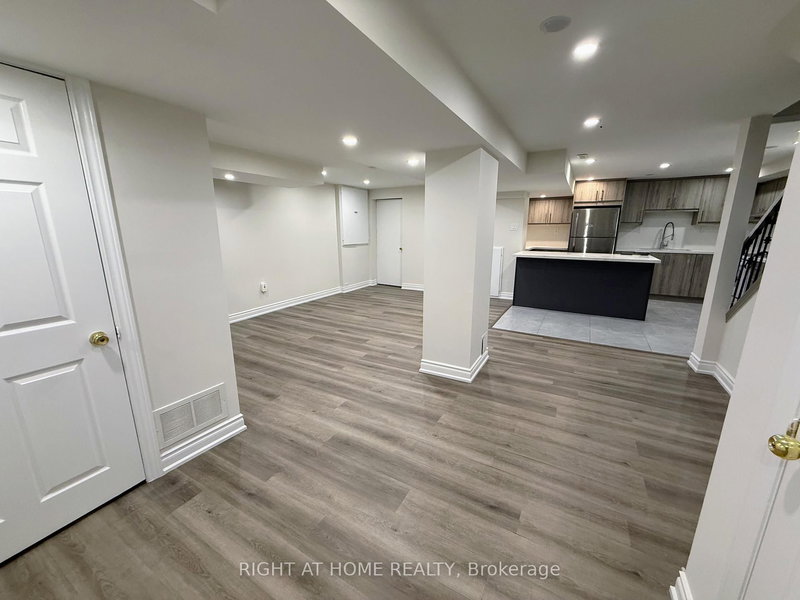 home for lease on 3419 Dovetail Mews