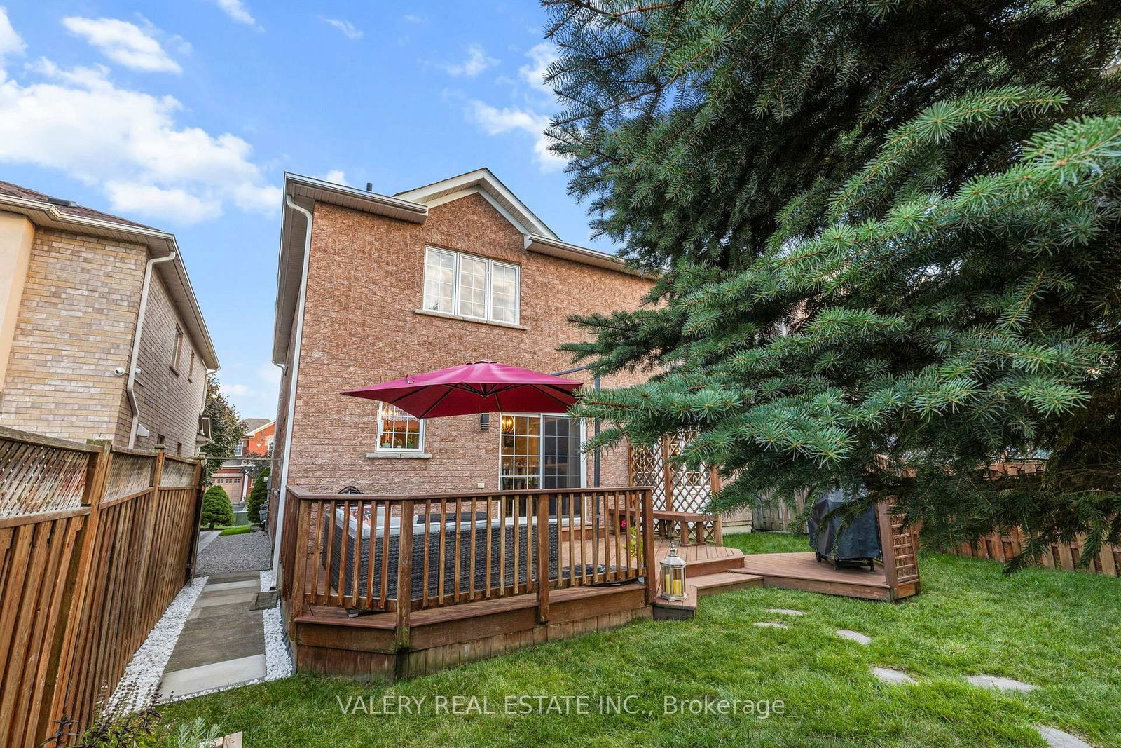 Detached House for sale at 62 Penbridge Circle, Brampton, Ontario, L7A 2P9 - Fletcher's Meadow - MLS: W12974750