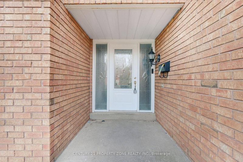 4 Garbutt Cres, Brampton, L6X 3G5 | Image 3