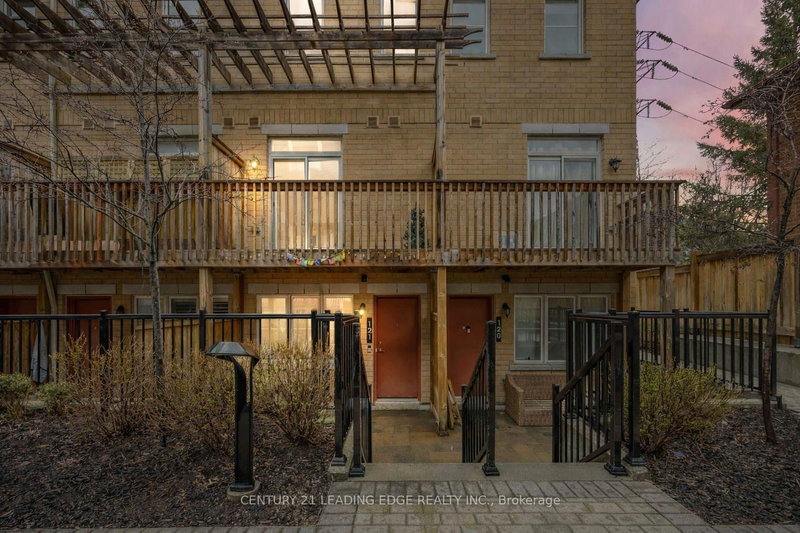 121 - 380 Hopewell Ave, Toronto, M6E 2S2 | Image 2