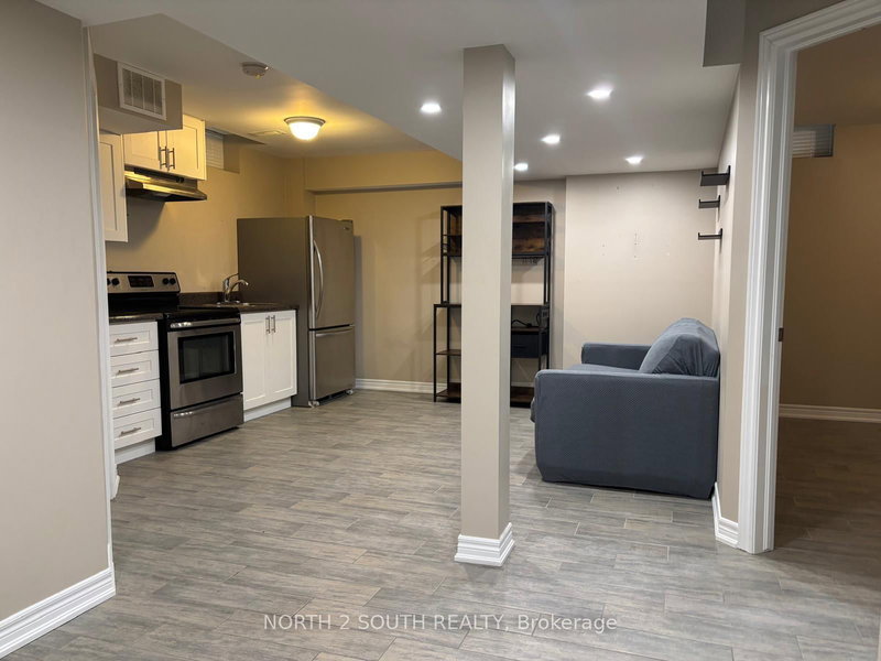 Bsmt - 23 Vanwood Cres, Brampton, L6P 2X3 | Image 3