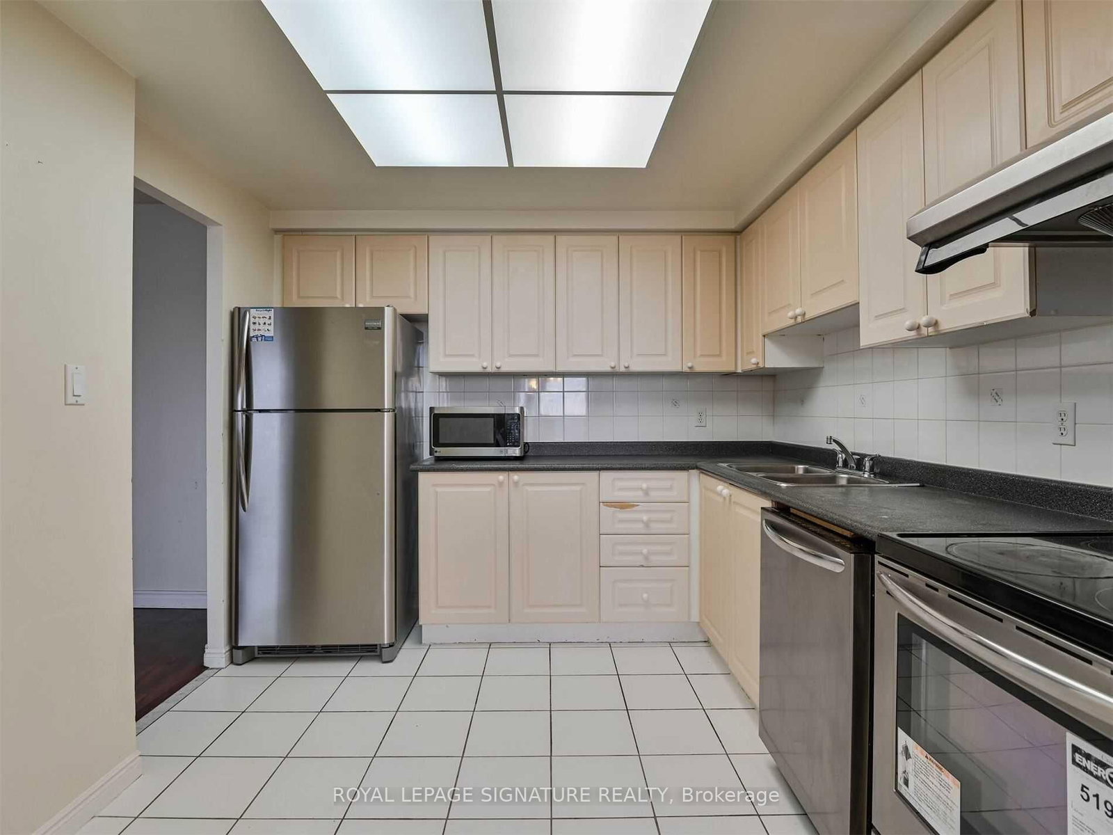 135 Hillcrest Avenue, Unit 1107 - Photo 22