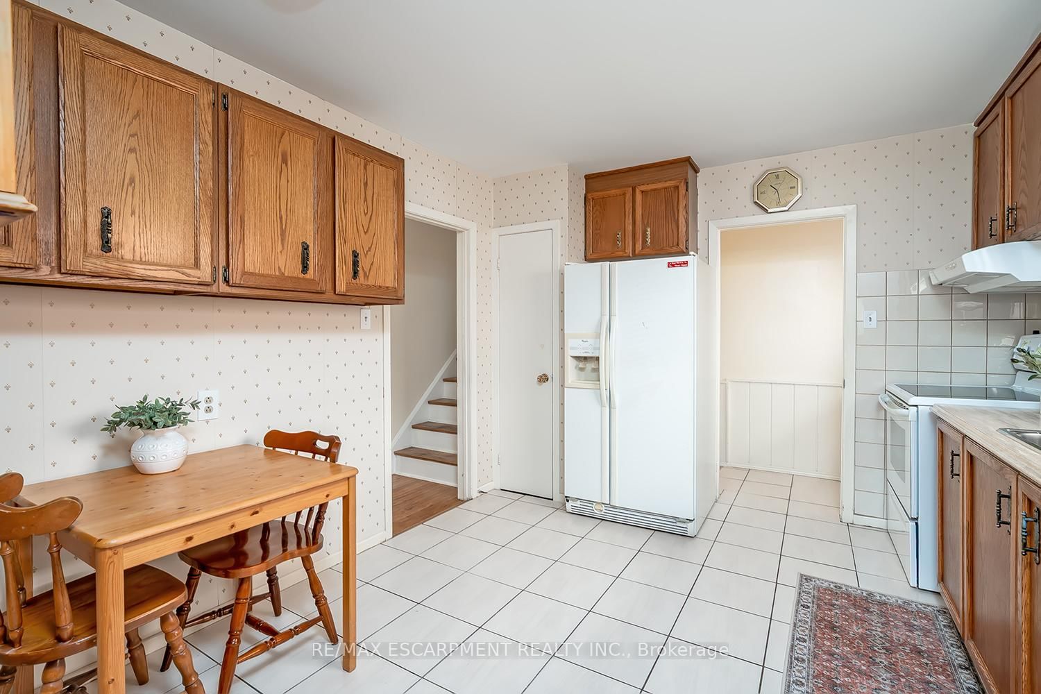 Detached House for sale at 652 Ardleigh Crescent, Burlington, Ontario, L7L 4K8 - Appleby - MLS: W12975286