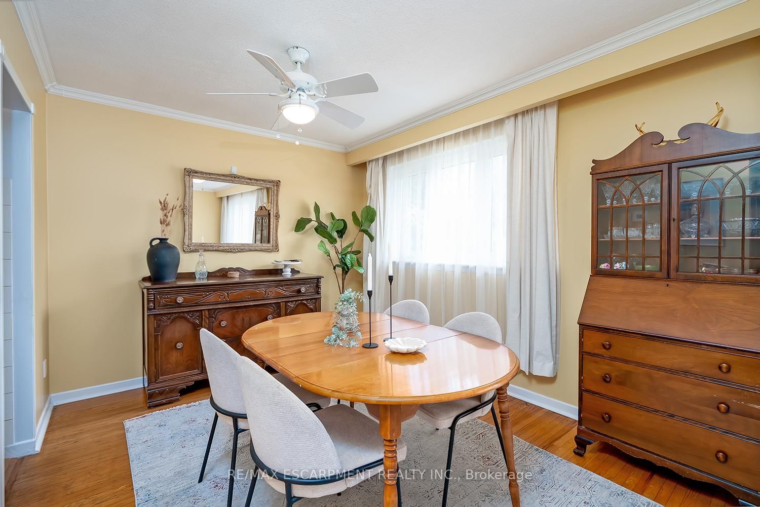 Detached House for sale at 652 Ardleigh Crescent, Burlington, Ontario, L7L 4K8 - Appleby - MLS: W12975286