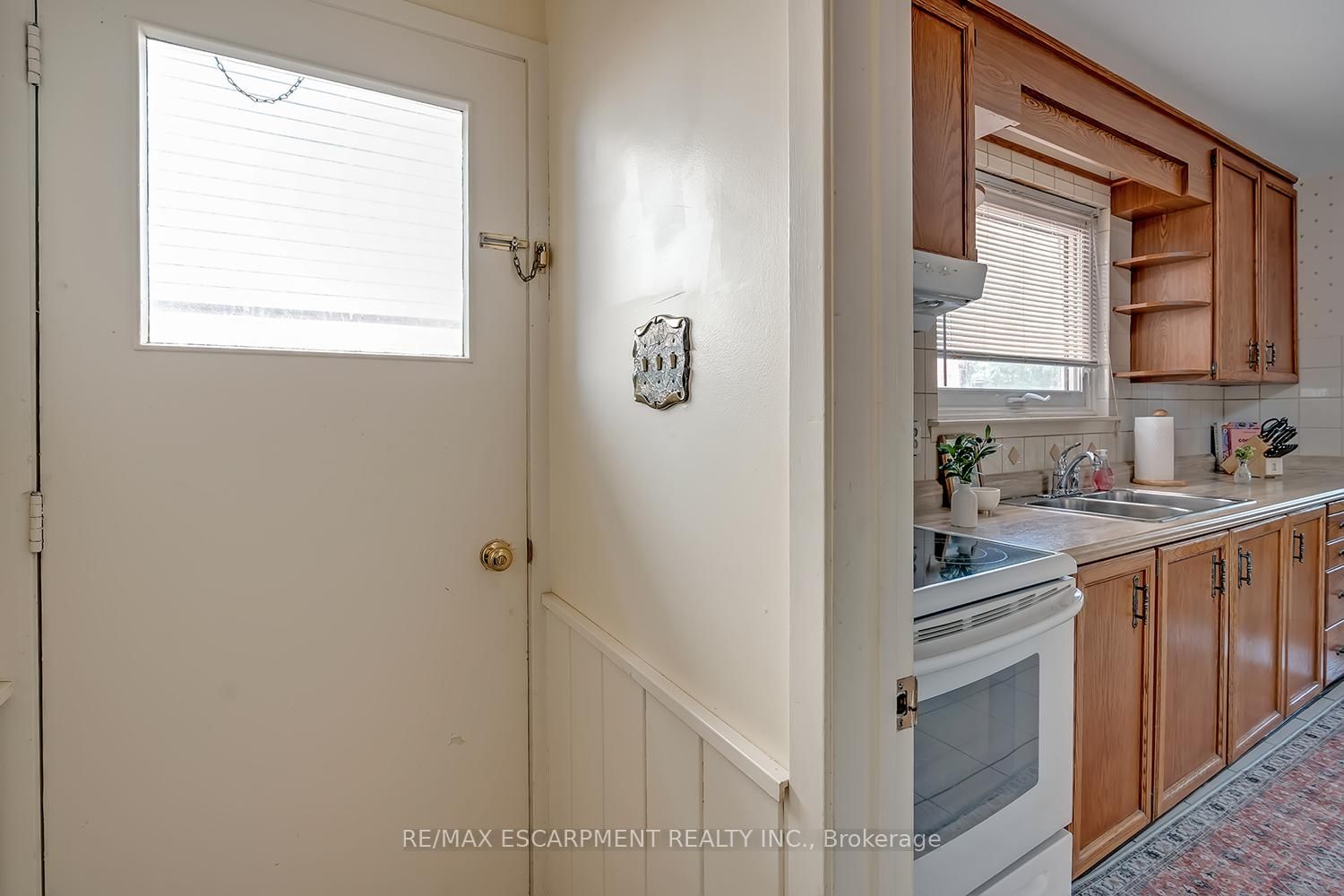 Detached House for sale at 652 Ardleigh Crescent, Burlington, Ontario, L7L 4K8 - Appleby - MLS: W12975286