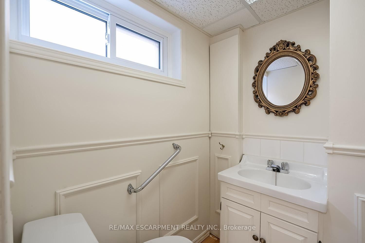 Detached House for sale at 652 Ardleigh Crescent, Burlington, Ontario, L7L 4K8 - Appleby - MLS: W12975286