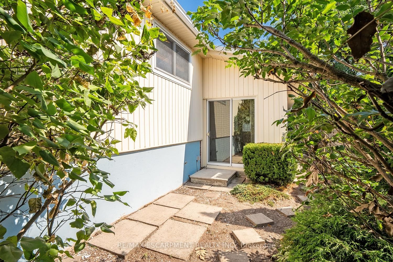 Detached House for sale at 652 Ardleigh Crescent, Burlington, Ontario, L7L 4K8 - Appleby - MLS: W12975286