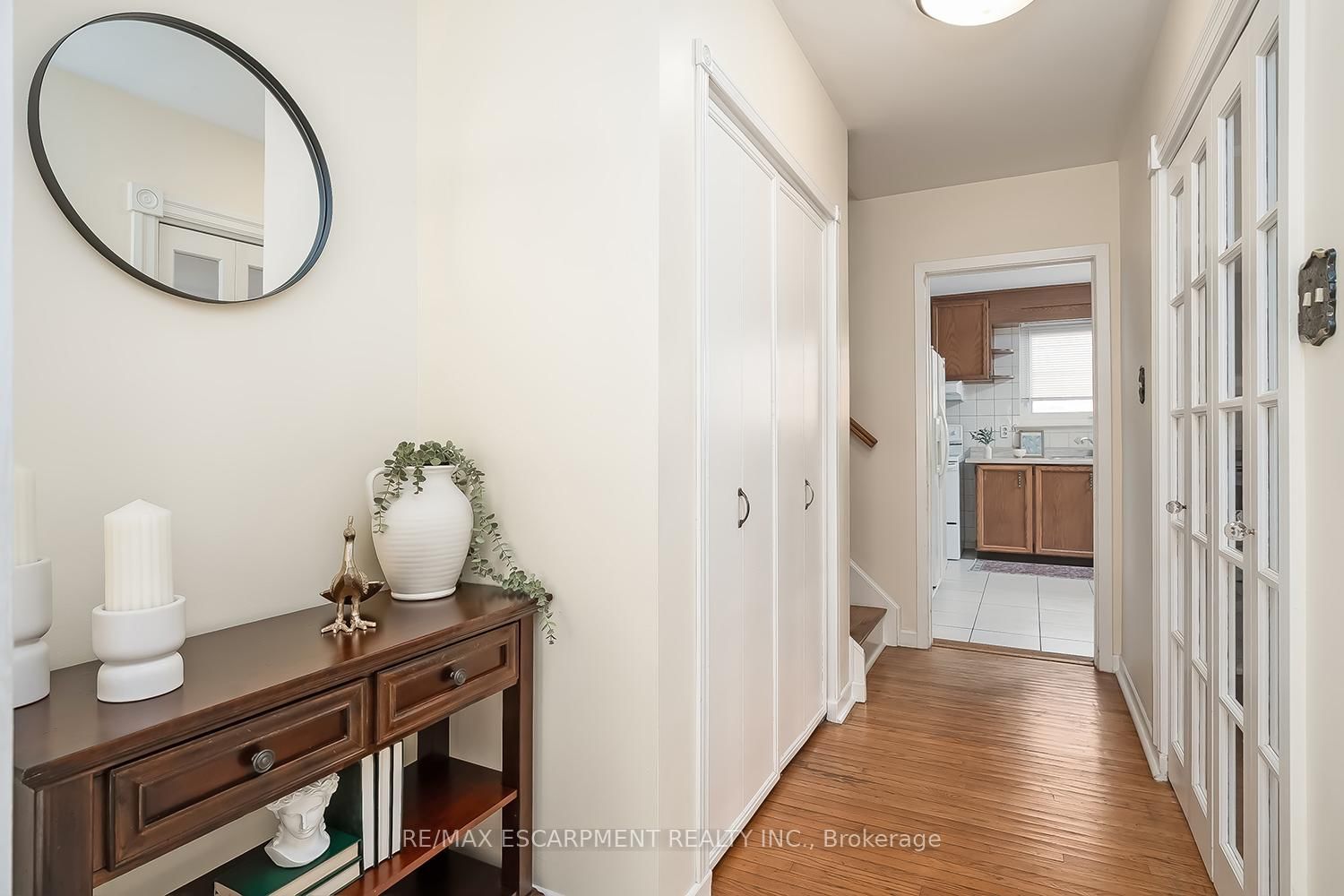 Detached House for sale at 652 Ardleigh Crescent, Burlington, Ontario, L7L 4K8 - Appleby - MLS: W12975286