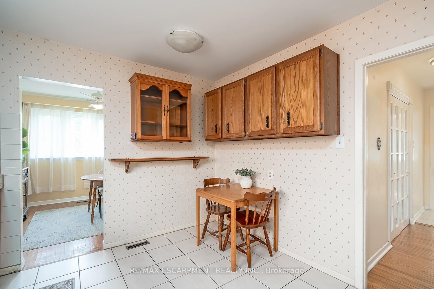 Detached House for sale at 652 Ardleigh Crescent, Burlington, Ontario, L7L 4K8 - Appleby - MLS: W12975286