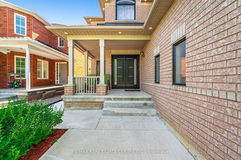 46 Lakefield Rd, Brampton, L7A 1W6 | Image 3